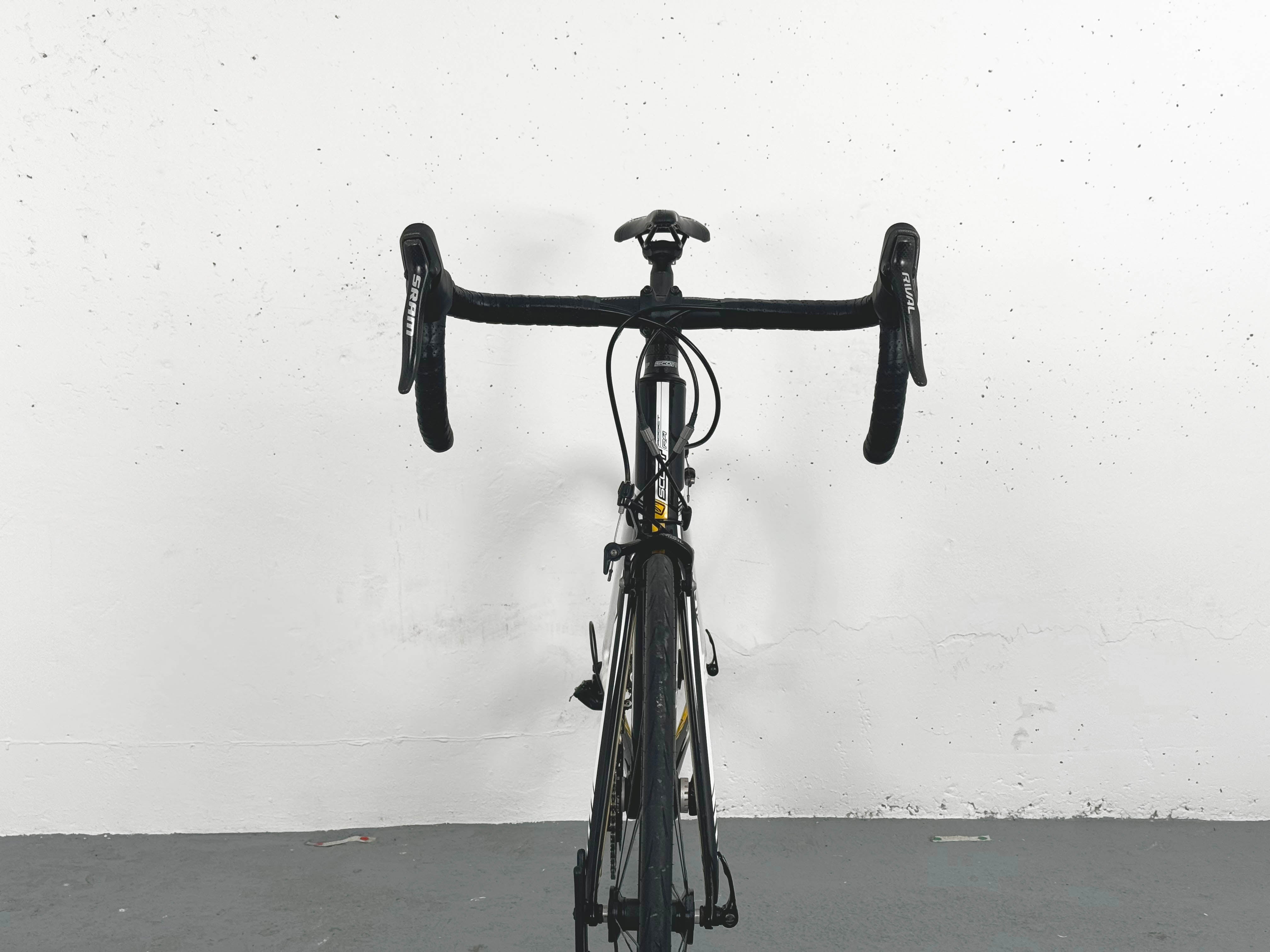 Scott Addict R4 Sram Rival Taille 54 / Roues Mavic Akisum One