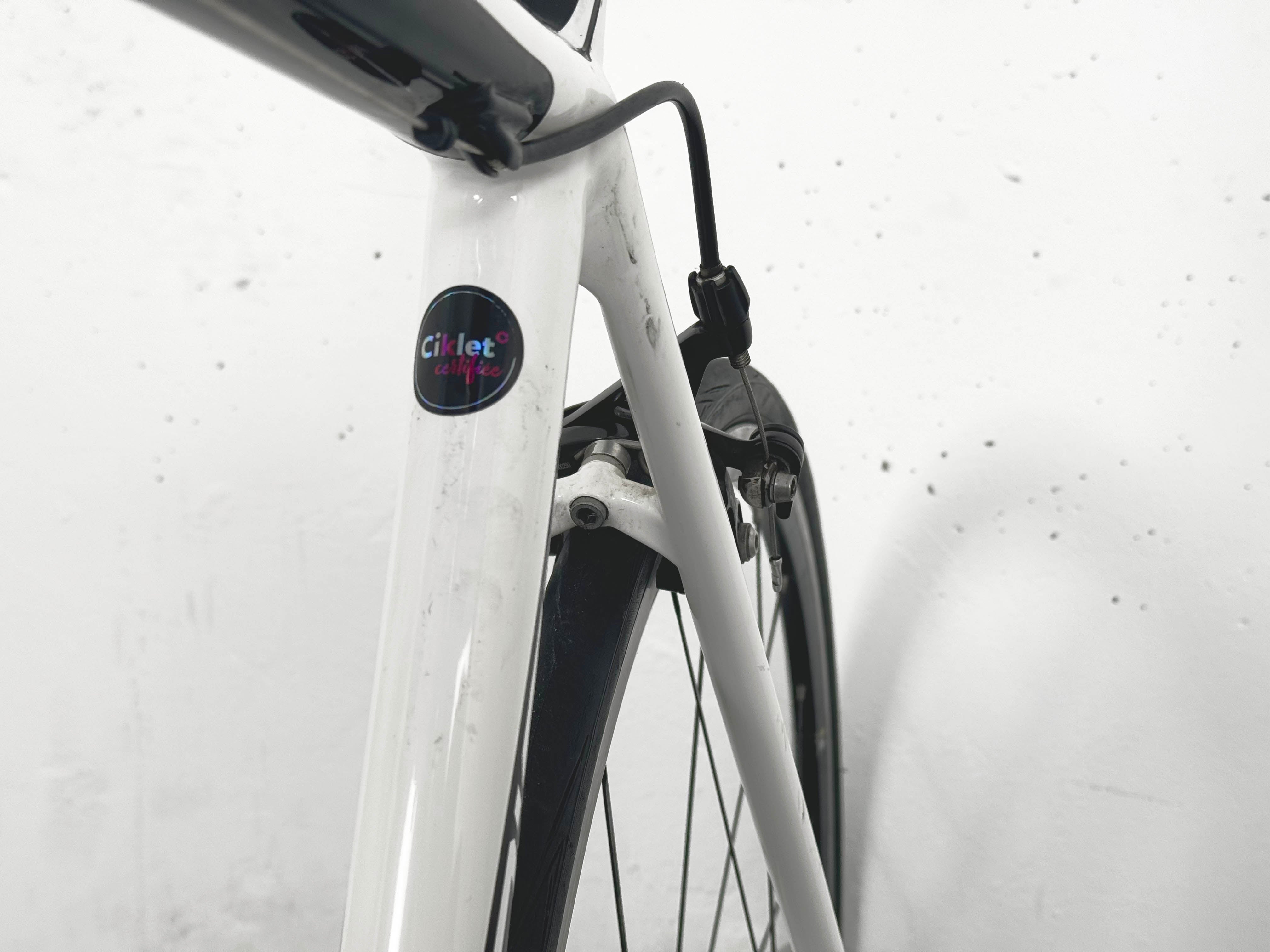 Scott Addict R4 Sram Rival Taille 54 / Roues Mavic Akisum One