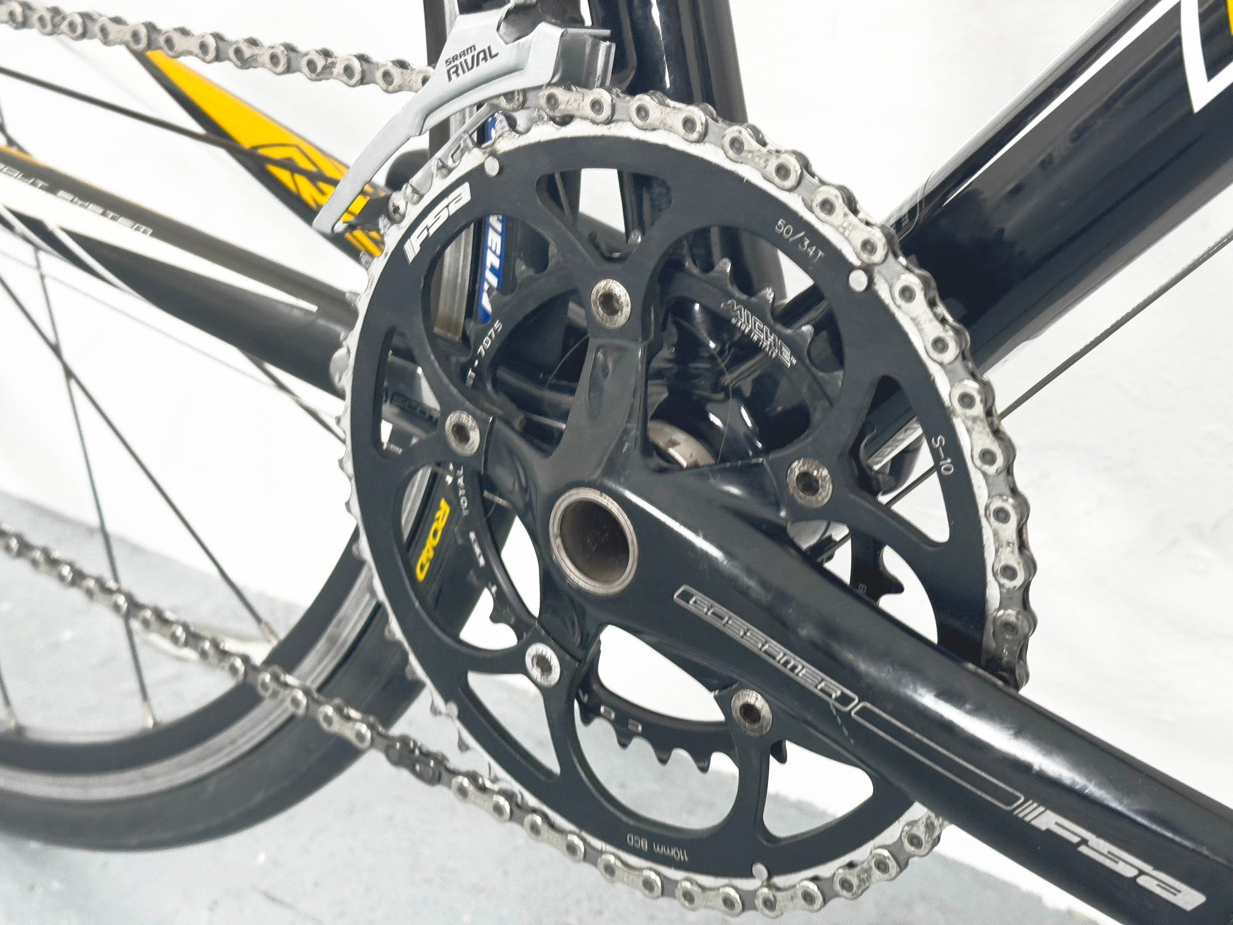 Scott Addict R4 Sram Rival Taille 54 / Roues Mavic Akisum One