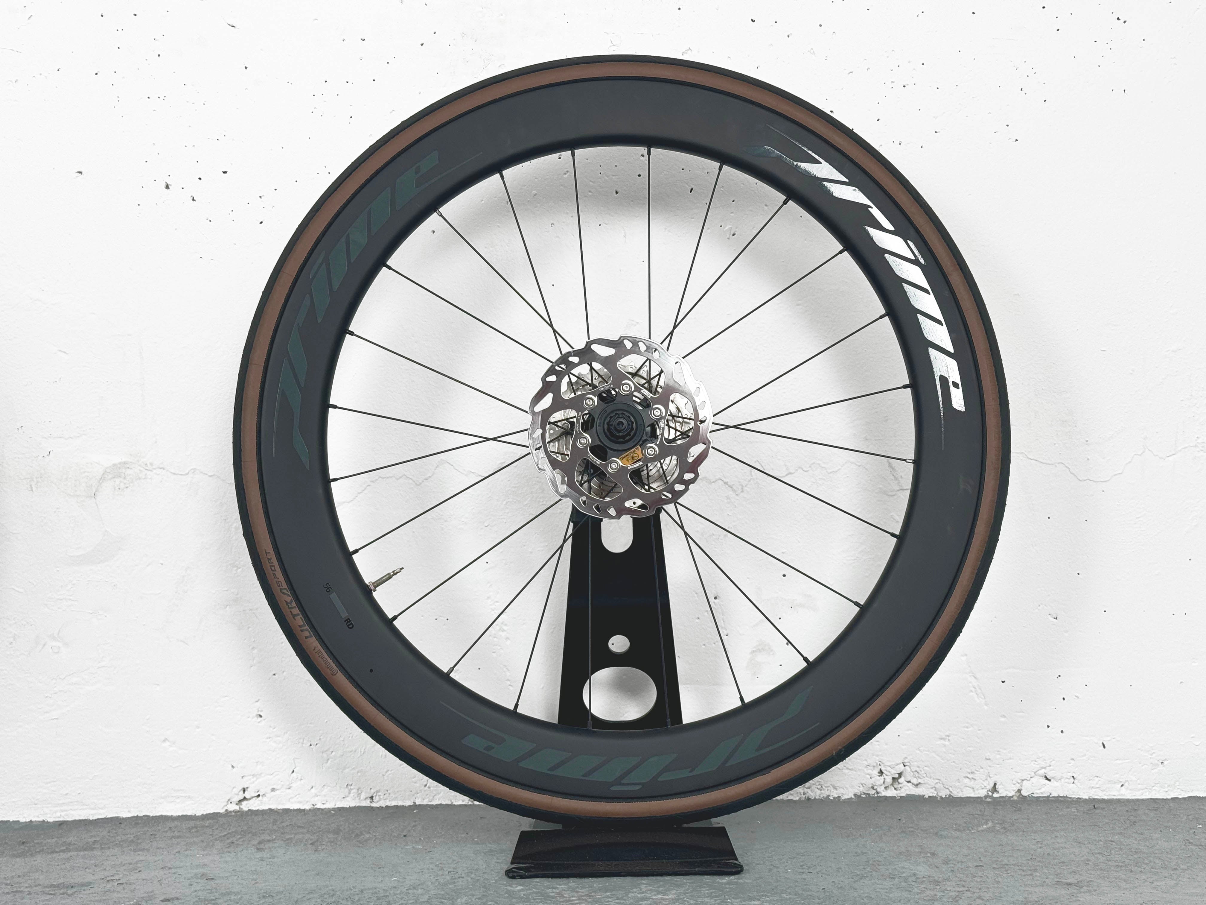 Paire de roue Prime RD-56 Carbon à disque pneus