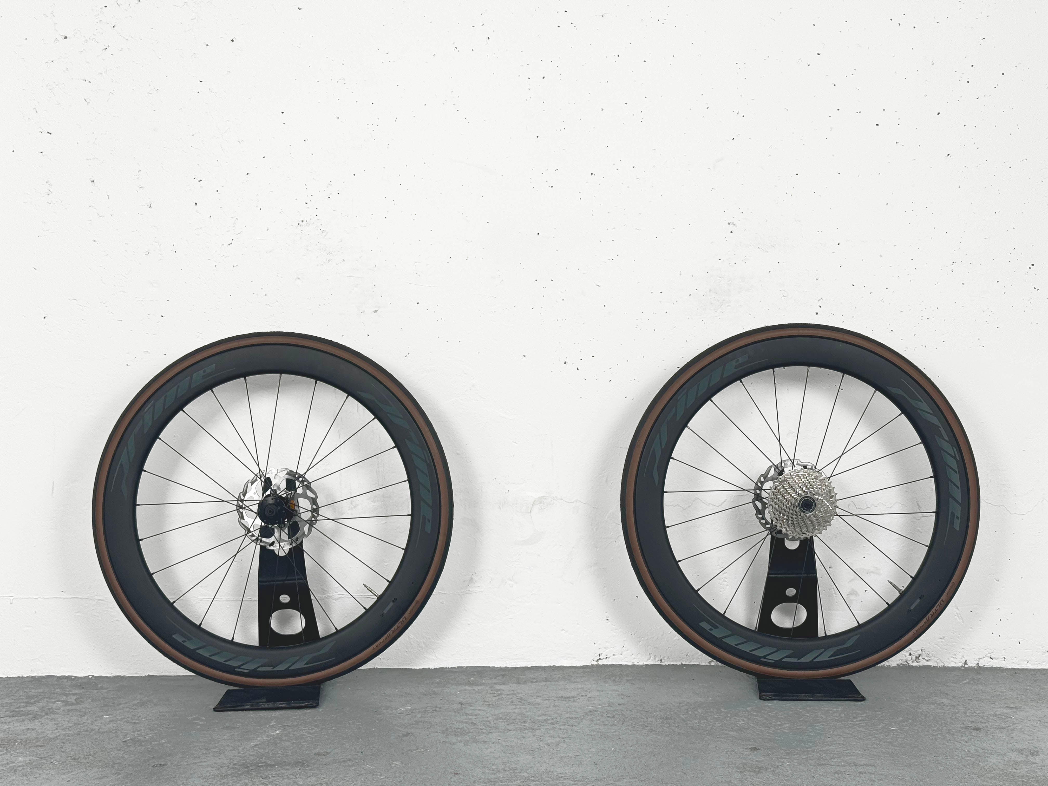 Paire de roue Prime RD-56 Carbon à disque pneus