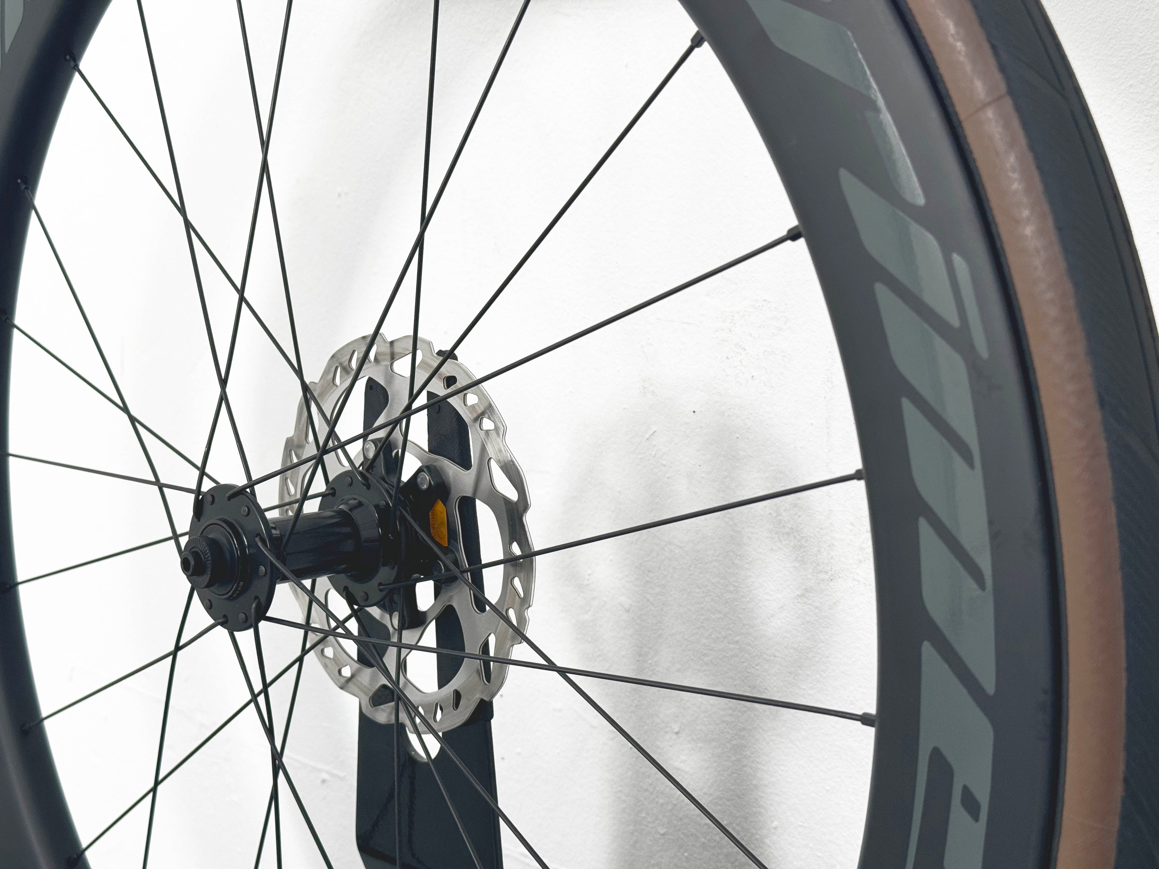 Paire de roue Prime RD-56 Carbon à disque pneus