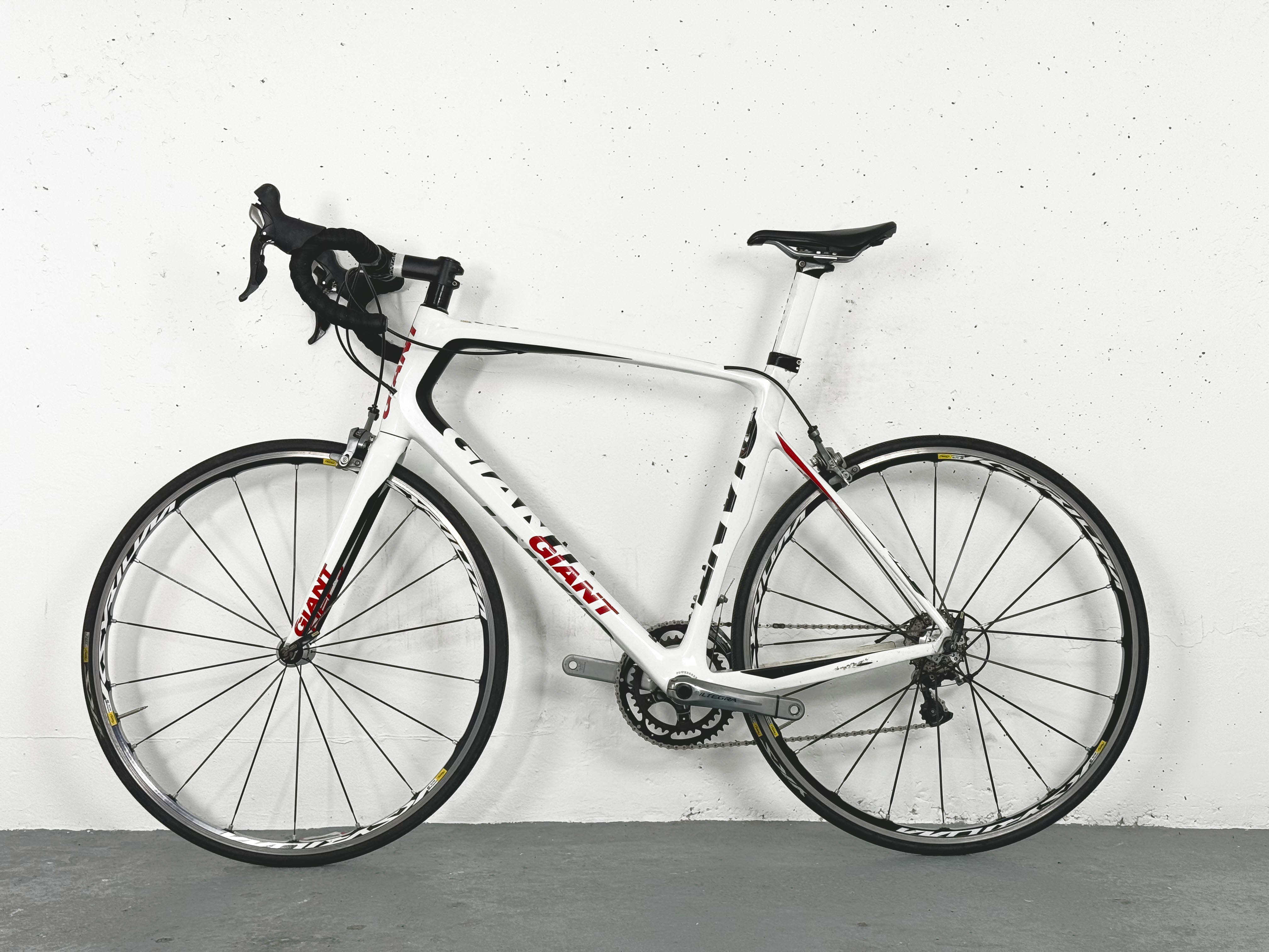 Giant Defy Advanced Shimano Ultegra Taille 58 / Roues Mavic Ksyrium Aluminium