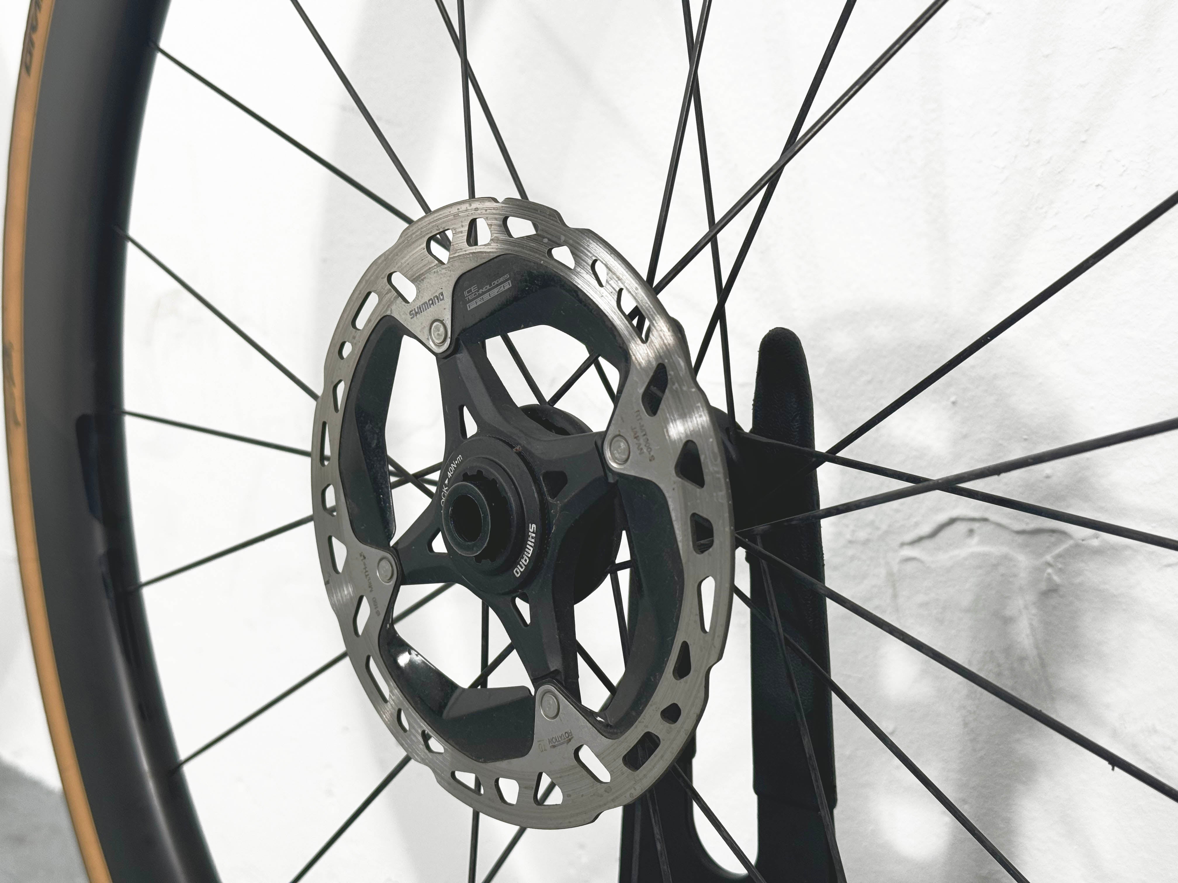 DT Swiss Arc 1400 Dicut carbon Disc