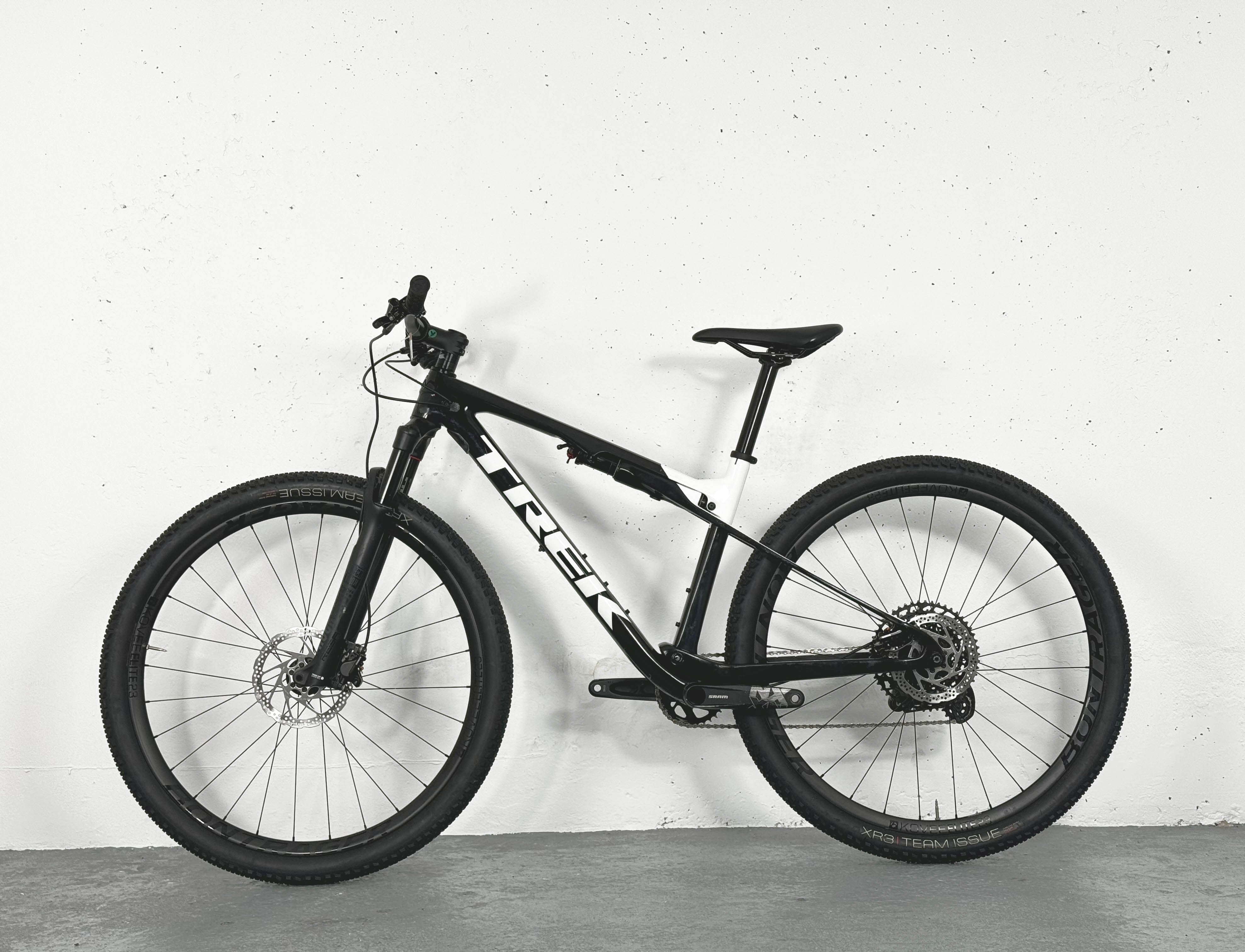 Trek Supercaliber 9.7 Sram NX Taille M-L / Roues Bontrager Kovee Elite 23