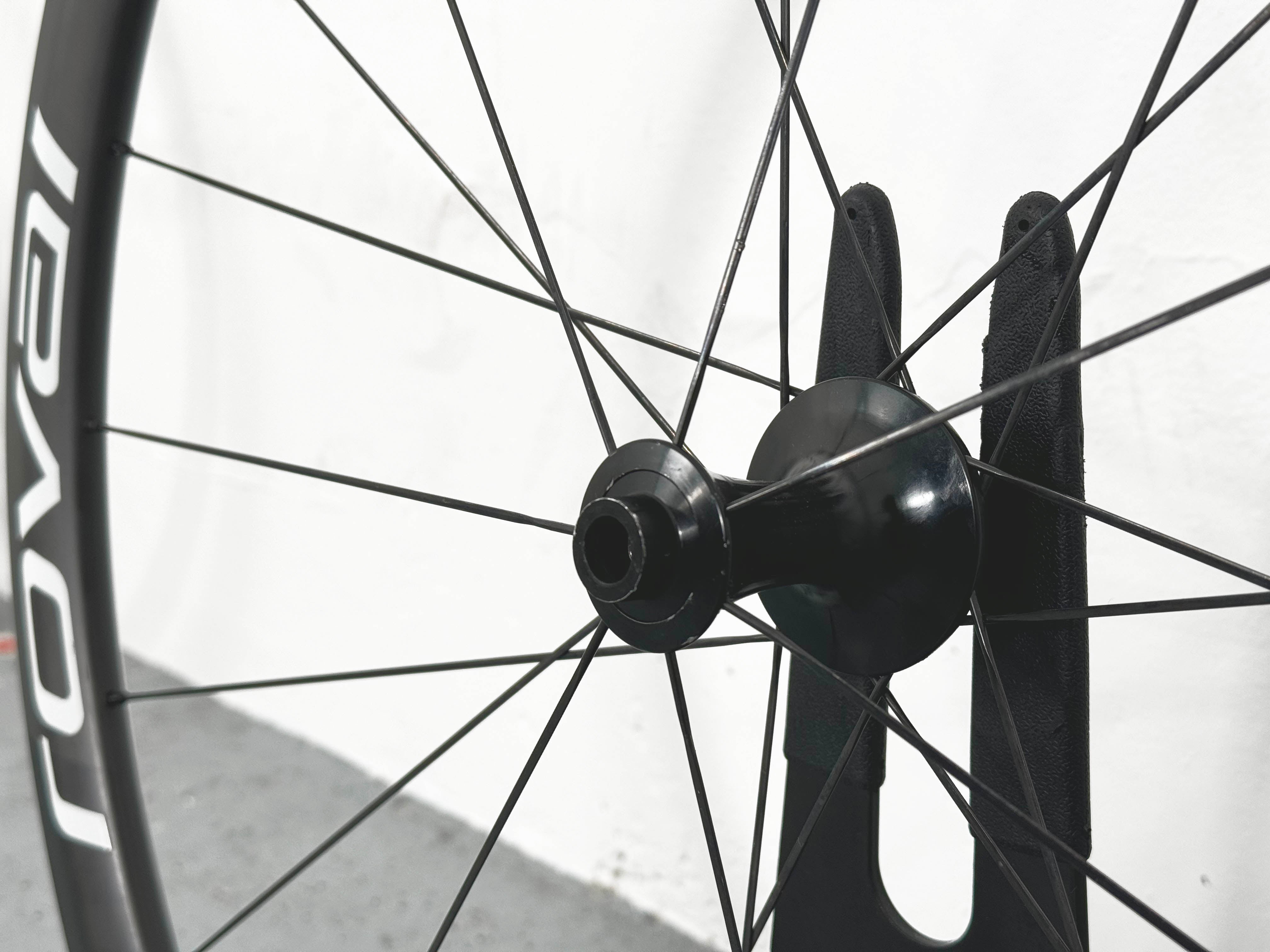 Paire de roue Roval Alpinist CLX 622x21 Carbon à disque pneus