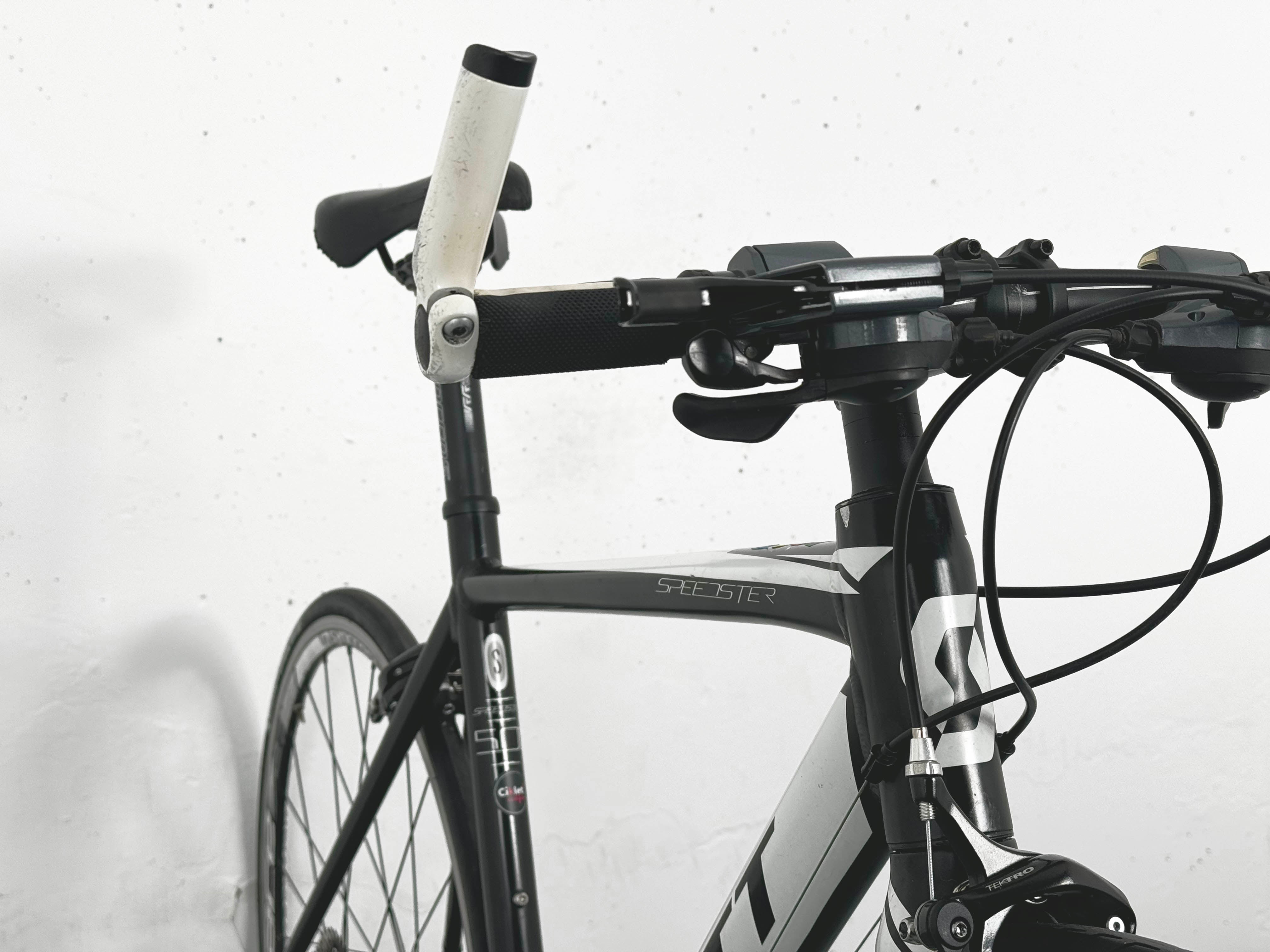 Scott SPEEDSTER 50 Shimano Claris Taille 52 / Roues Syncros Race