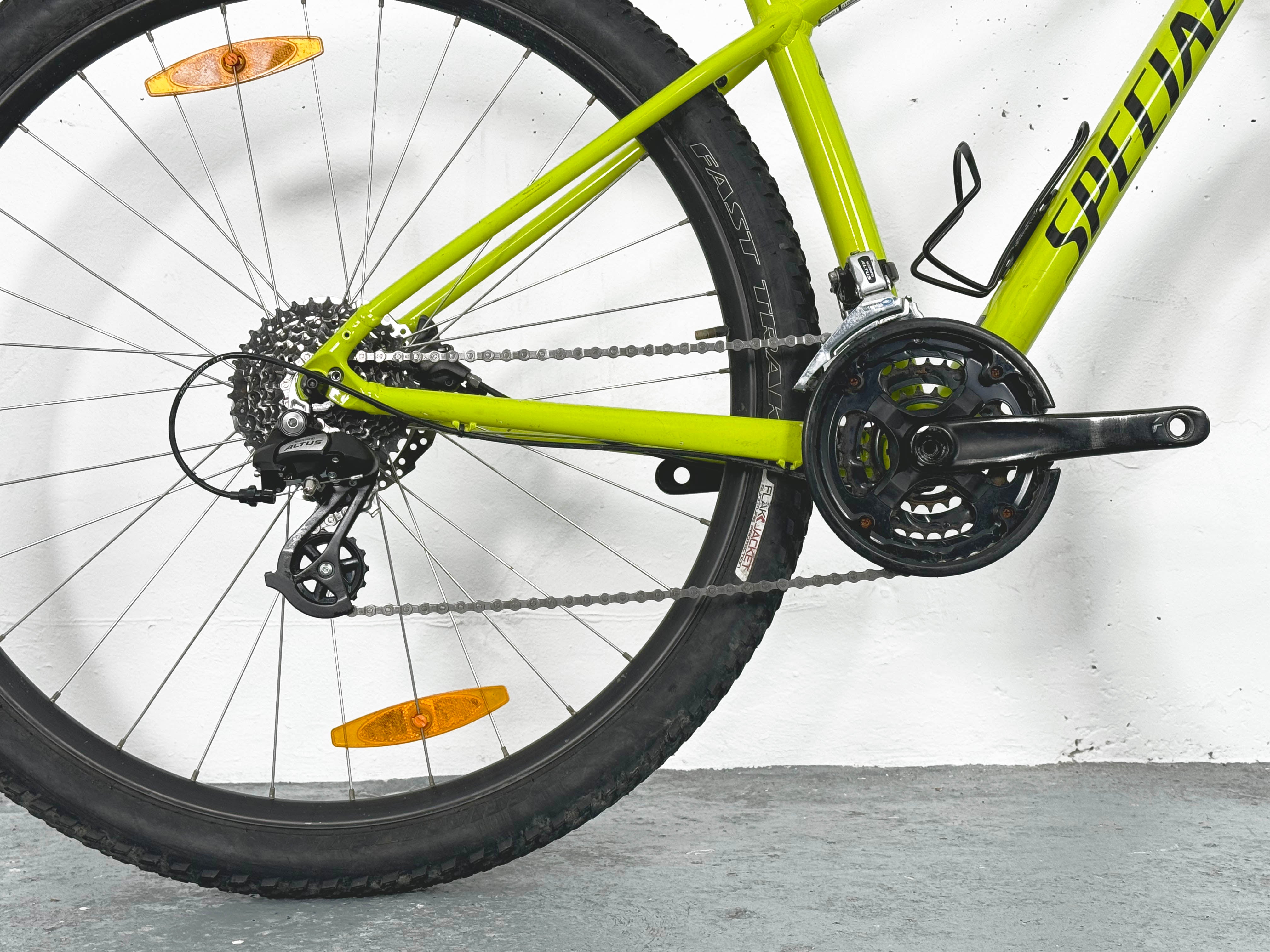 Specialized Rockhopper Shimano Altus Taille S / Roues Shimano