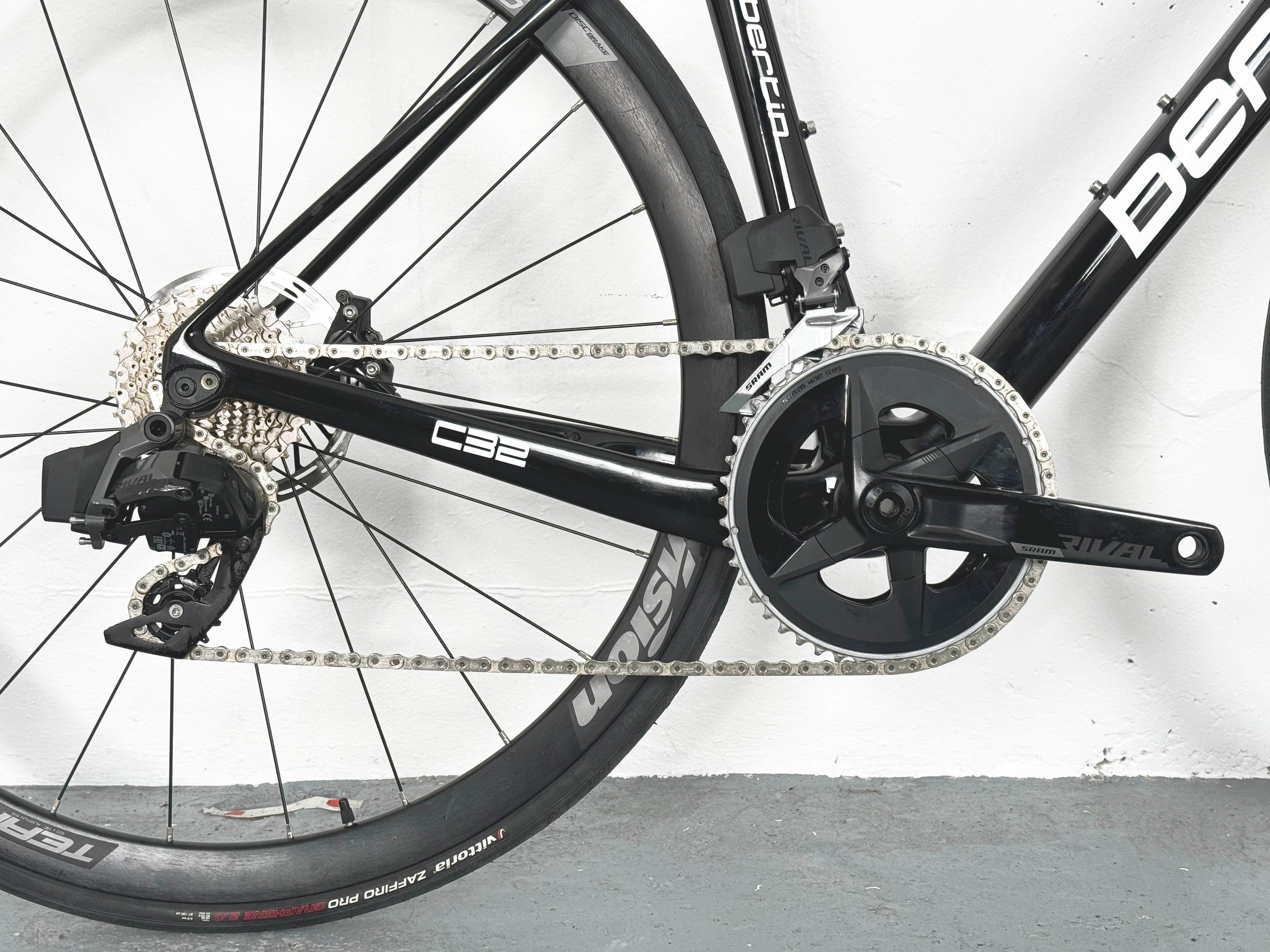 Bertin C32 Sram Rival AXS 12v Taille 52 / Roues Vision Team 35 Disc