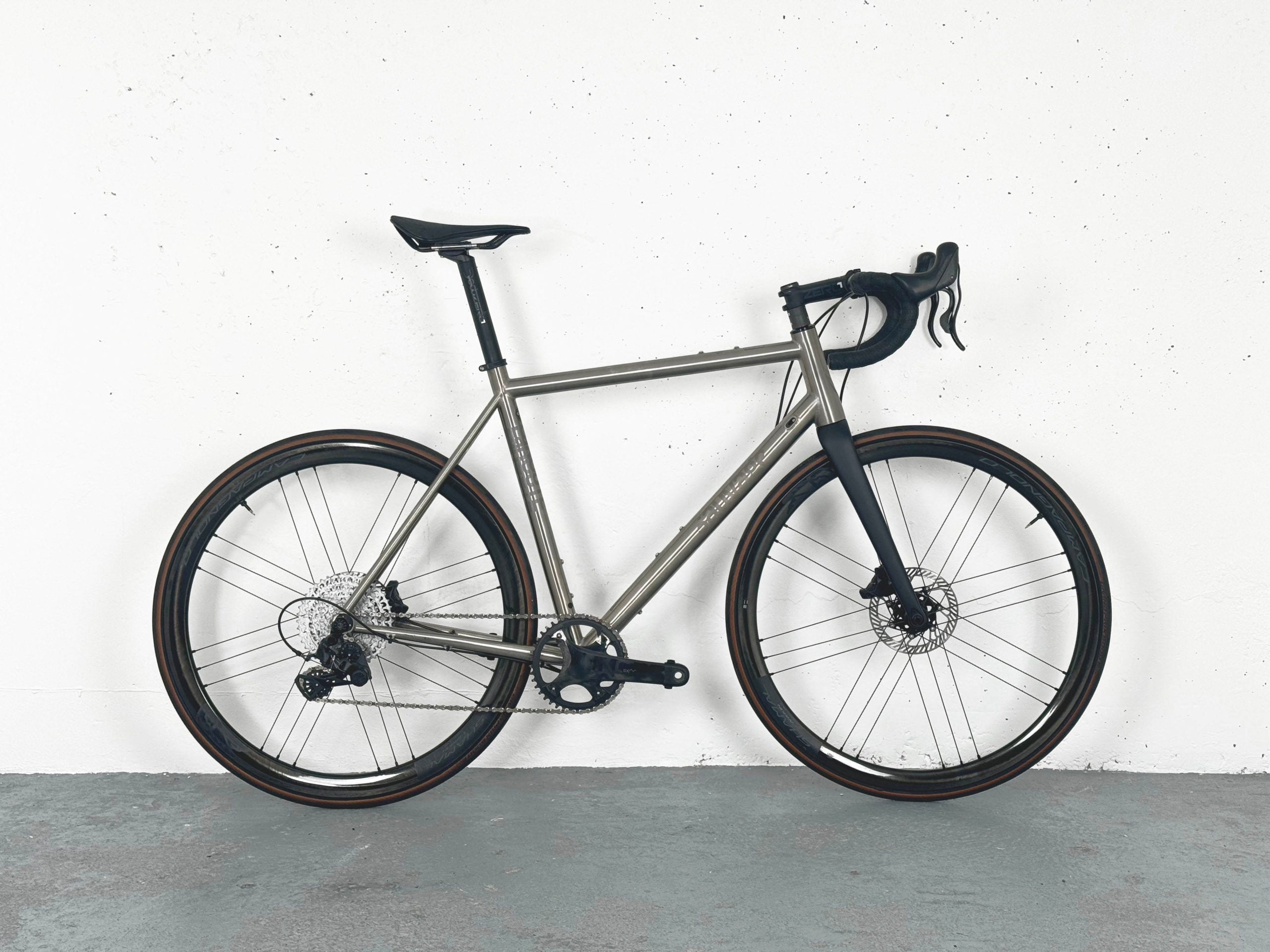 Sauvage La Route Titane Campagnolo Ekar 13s Taille 56 / Roues Campagnolo Shamal Disc