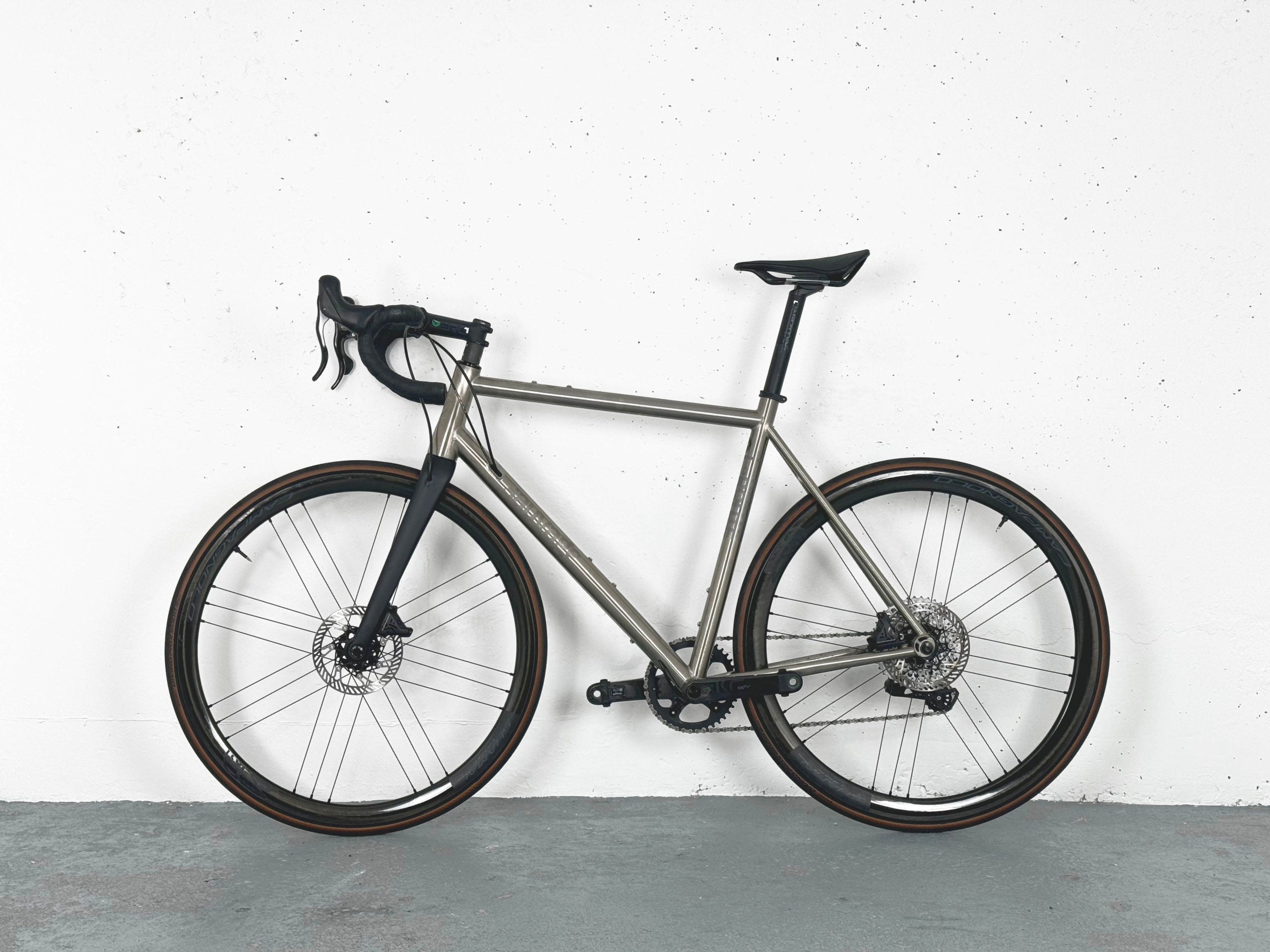 Sauvage La Route Titane Campagnolo Ekar 13s Taille 56 / Roues Campagnolo Shamal Disc