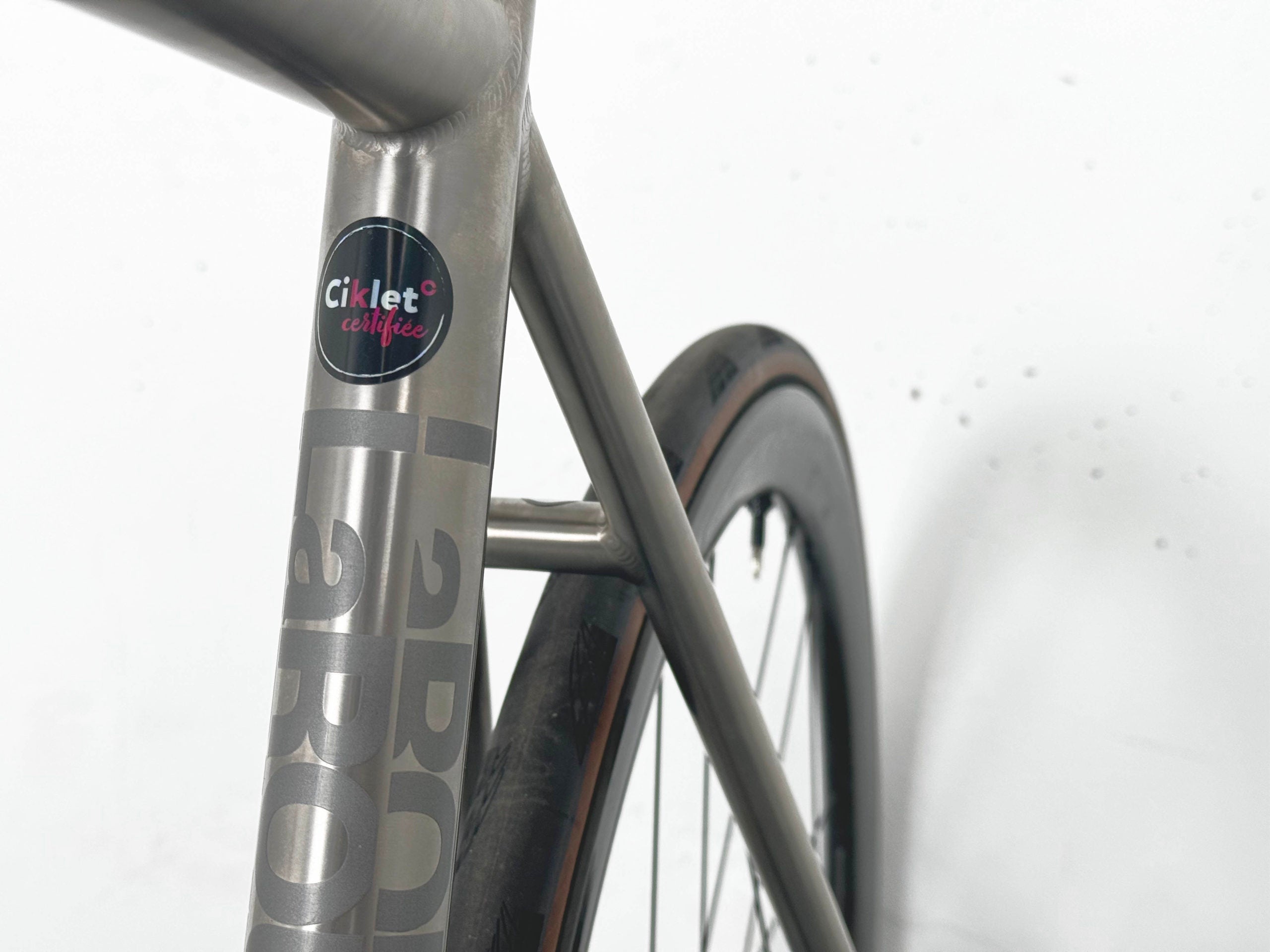 Sauvage La Route Titane Campagnolo Ekar 13s Taille 56 / Roues Campagnolo Shamal Disc