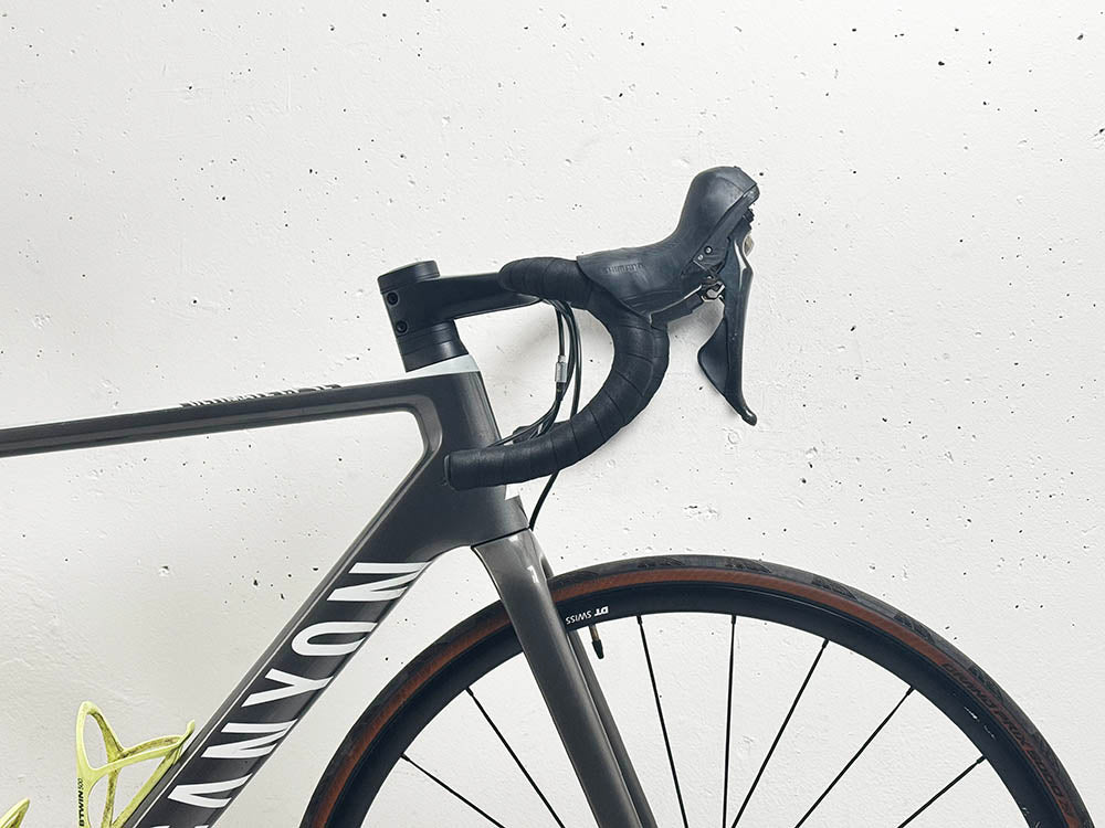 Dépôt vente Canyon Ultimate CF SL Shimano ultegra Taille 54 / Roues DT Swiss P1800 Spline