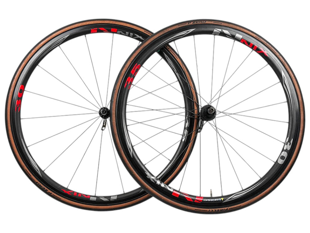 Paire de roue Nix 30.35 Full Carbon à patins pneus
