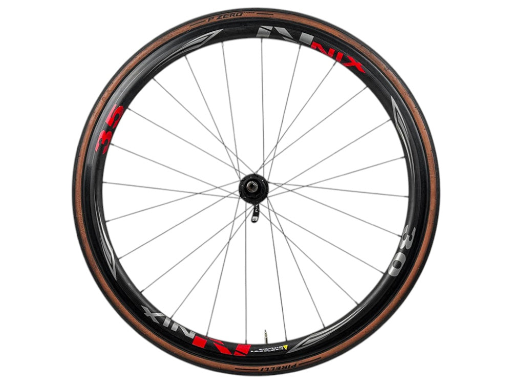 Paire de roue Nix 30.35 Full Carbon à patins pneus