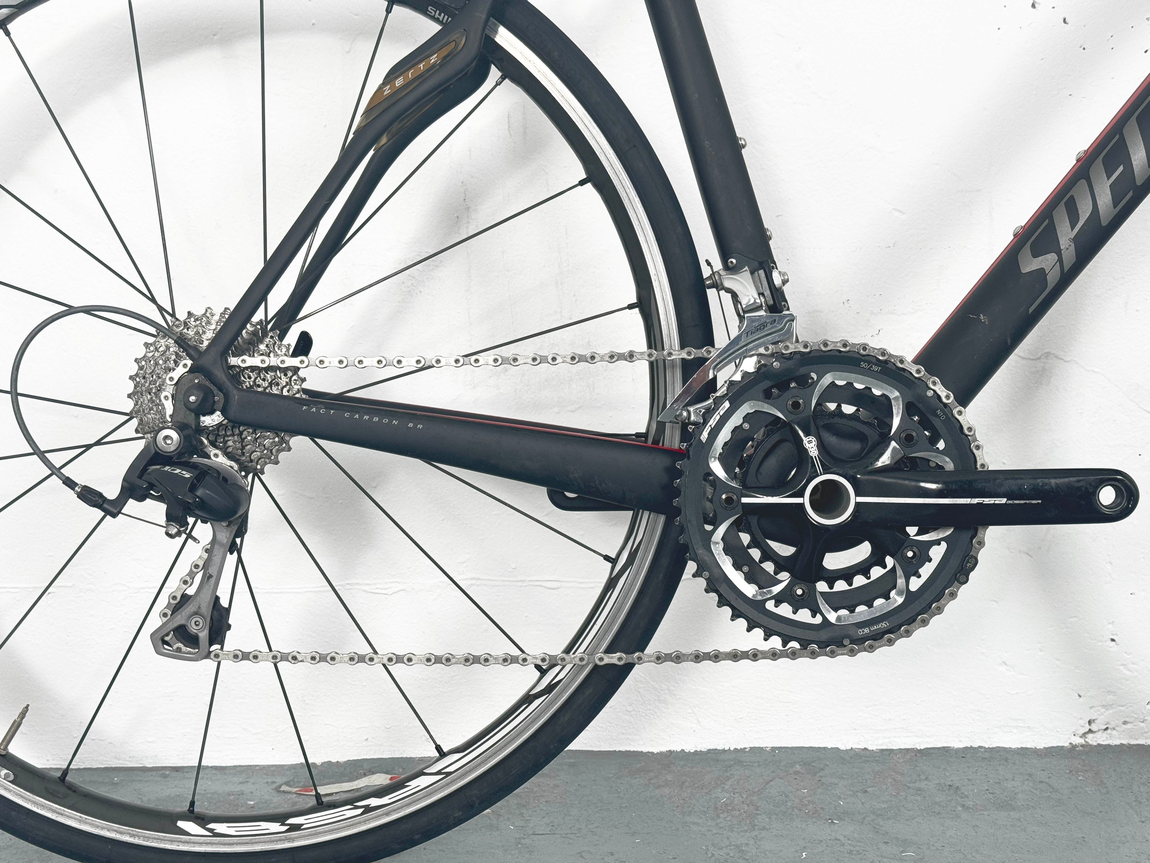 Specialized Roubaix Sport SL4 Shimano 105 Taille 56 / Roues Shimano RS 81