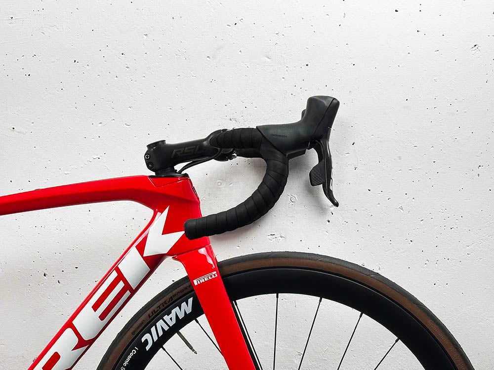 Trek Emonda SLR 800 Sram Red AXS Taille 54 / Sam Oomen / Roues Mavic Cosmic S42