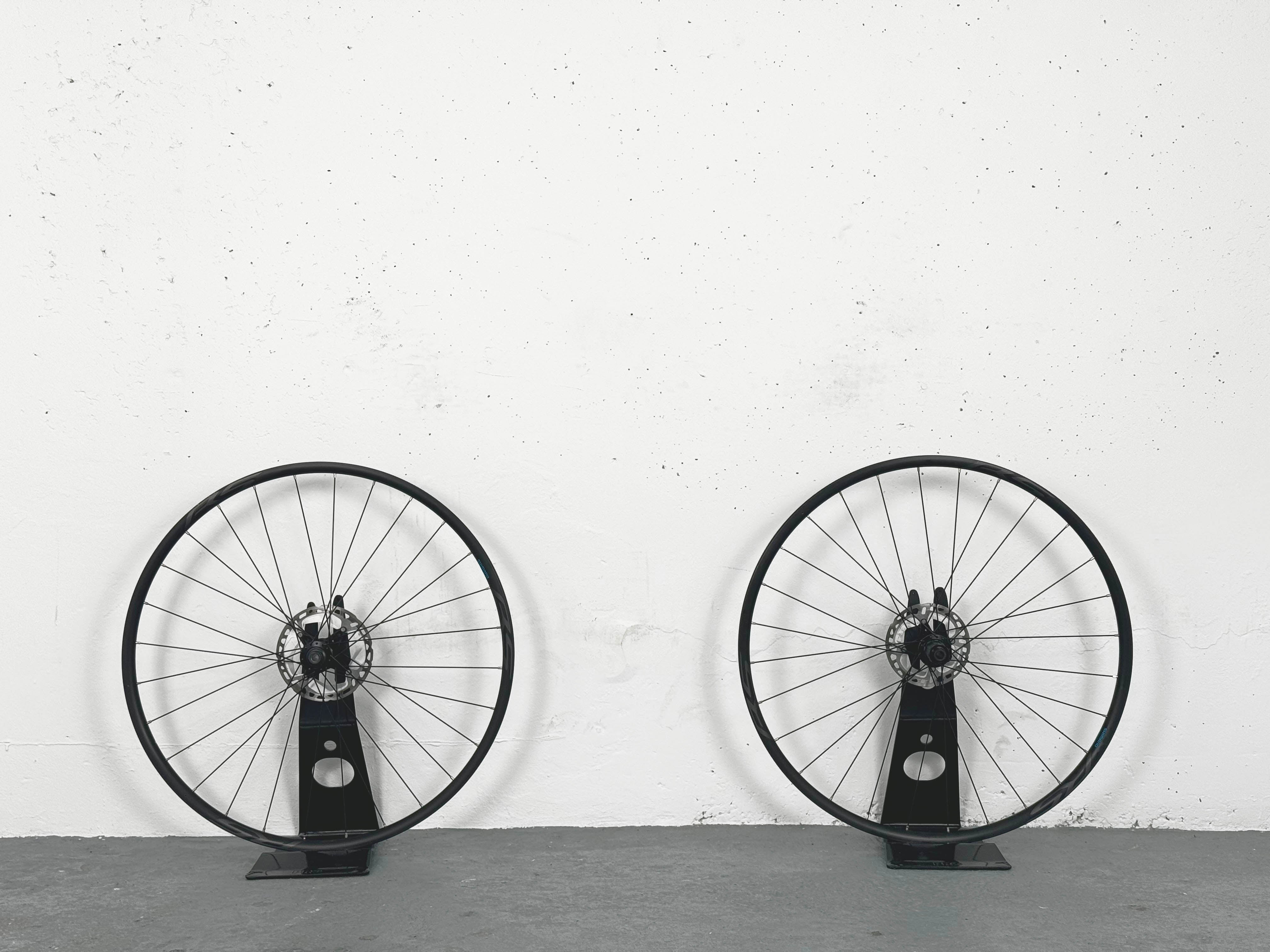 Paire de roue Shimano RS171 à disque pneus