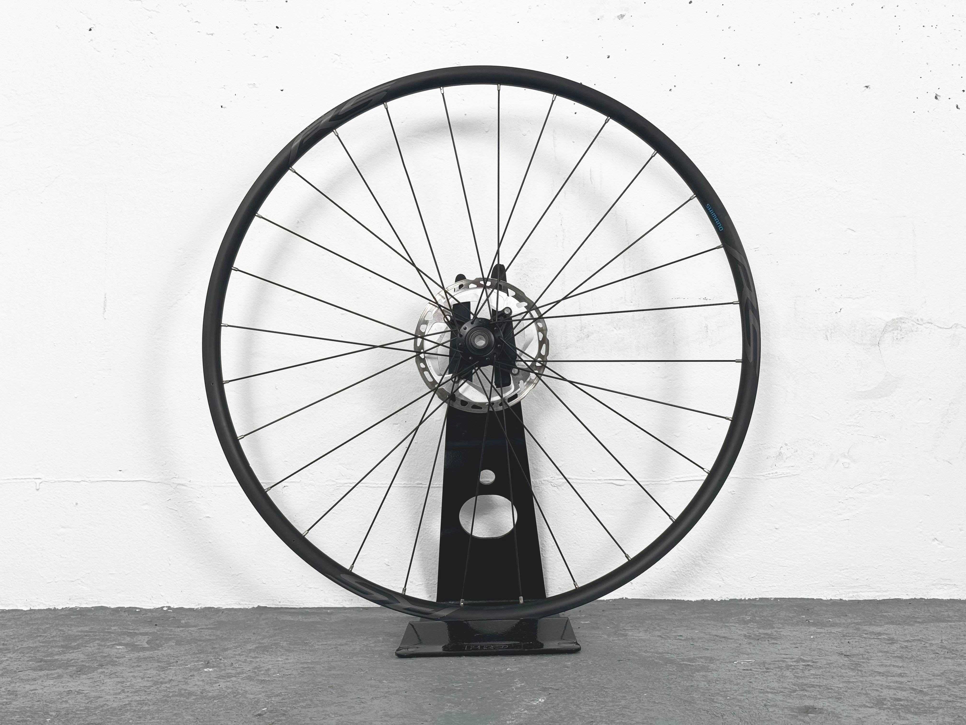 Paire de roue Shimano RS171 à disque pneus