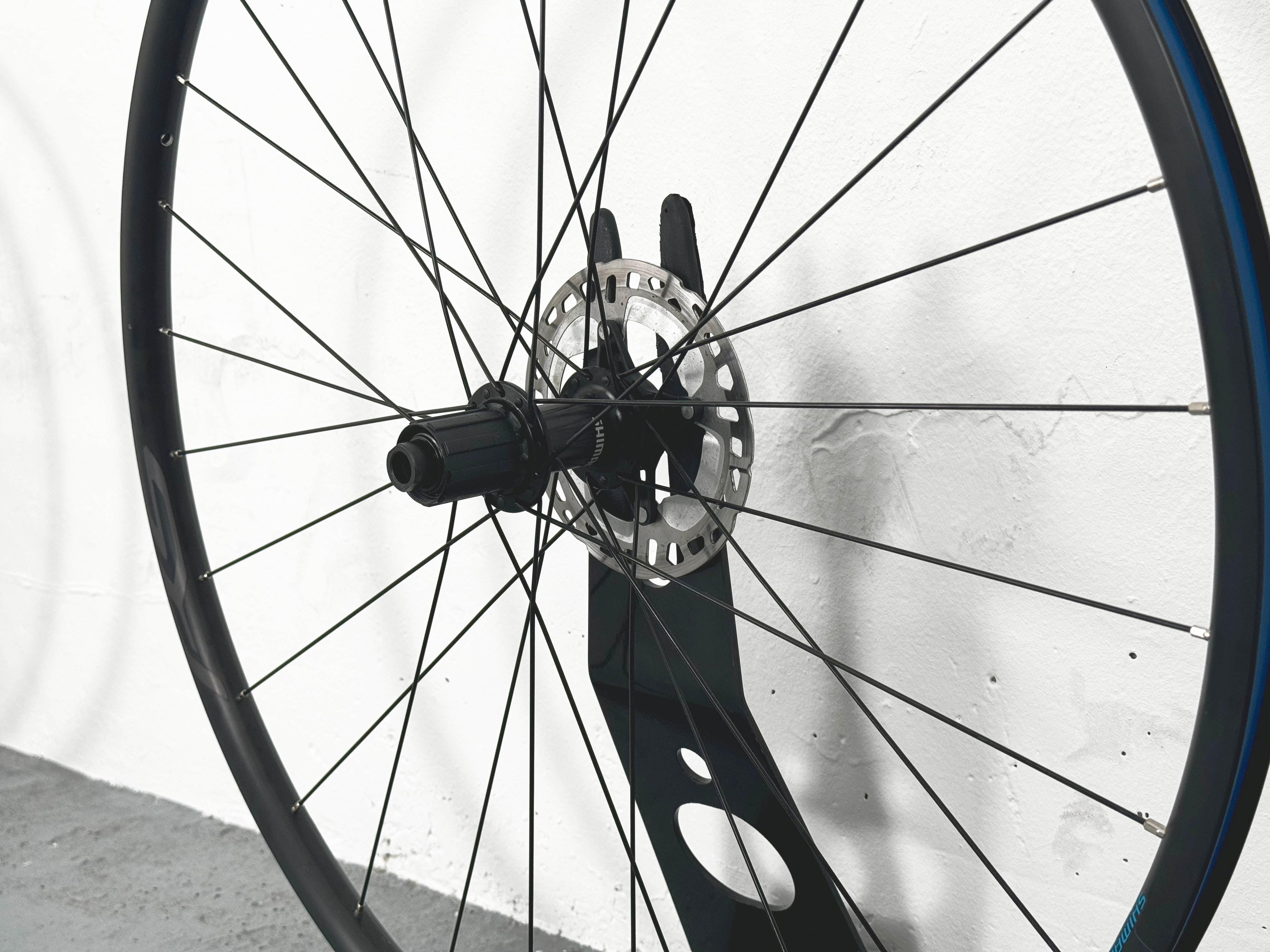 Paire de roue Shimano RS171 à disque pneus