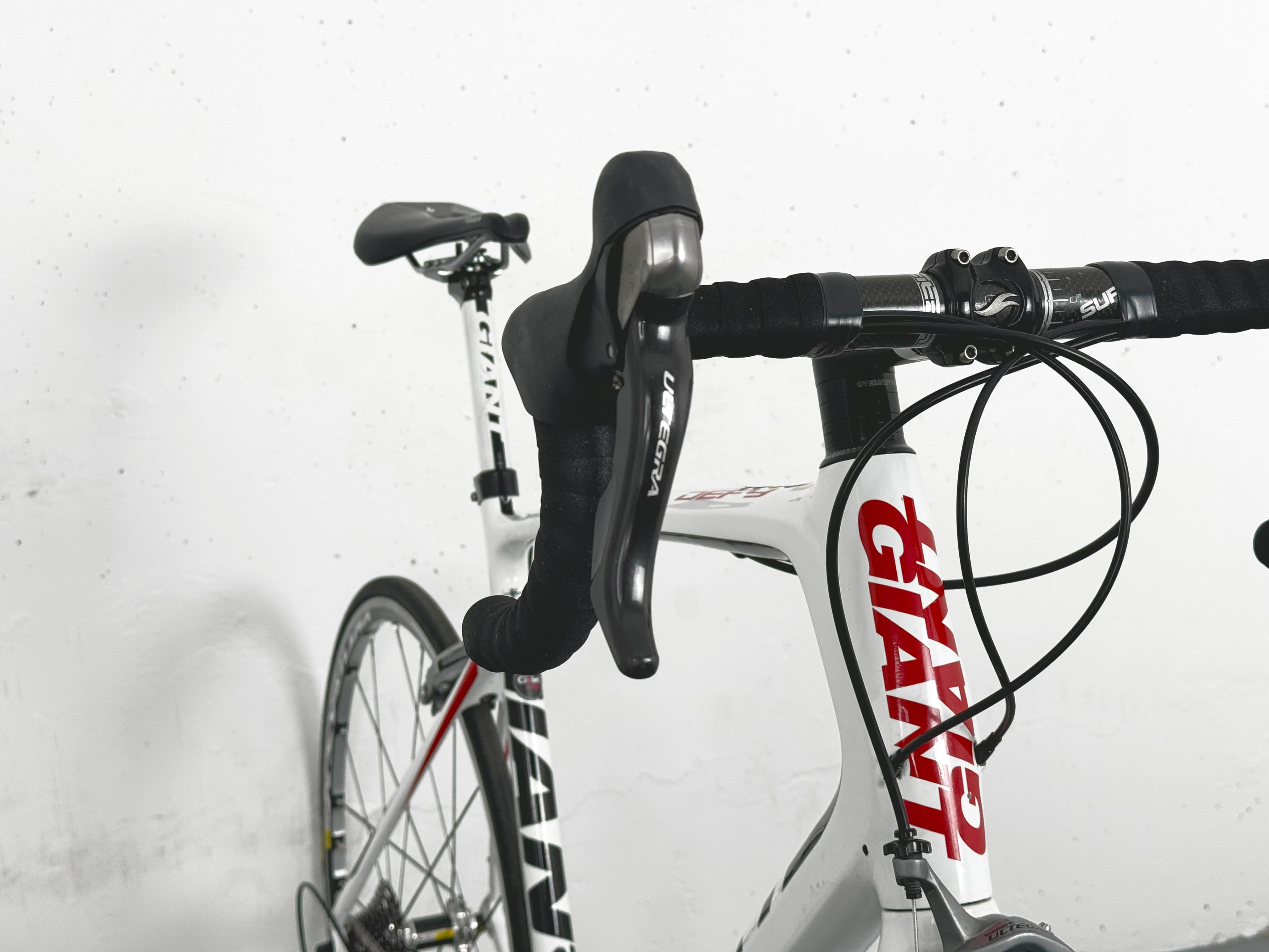 Giant Defy Advanced Shimano Ultegra Taille 58 / Roues Mavic Ksyrium Aluminium