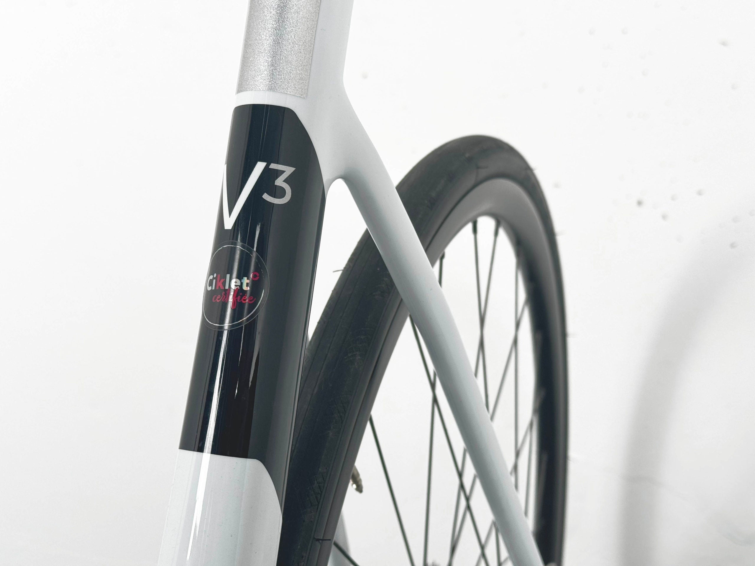 Colnago V3 52s Shimano 105 Di2 12s Taille 54 / Roues Rodi FW Disc