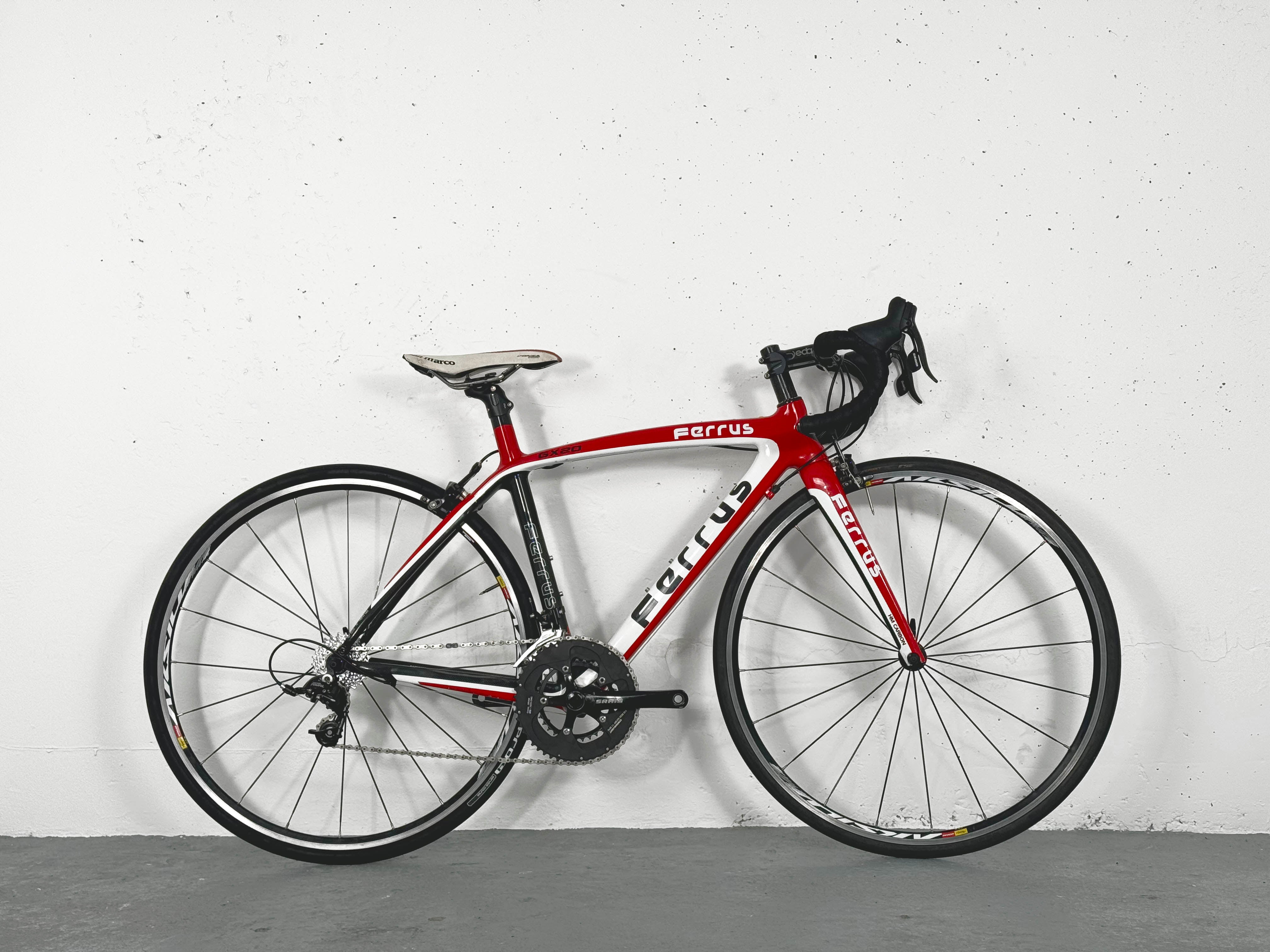 Ferrus GX20 Sram Rival Taille 50 Roues Mavic Aksium Aluminium
