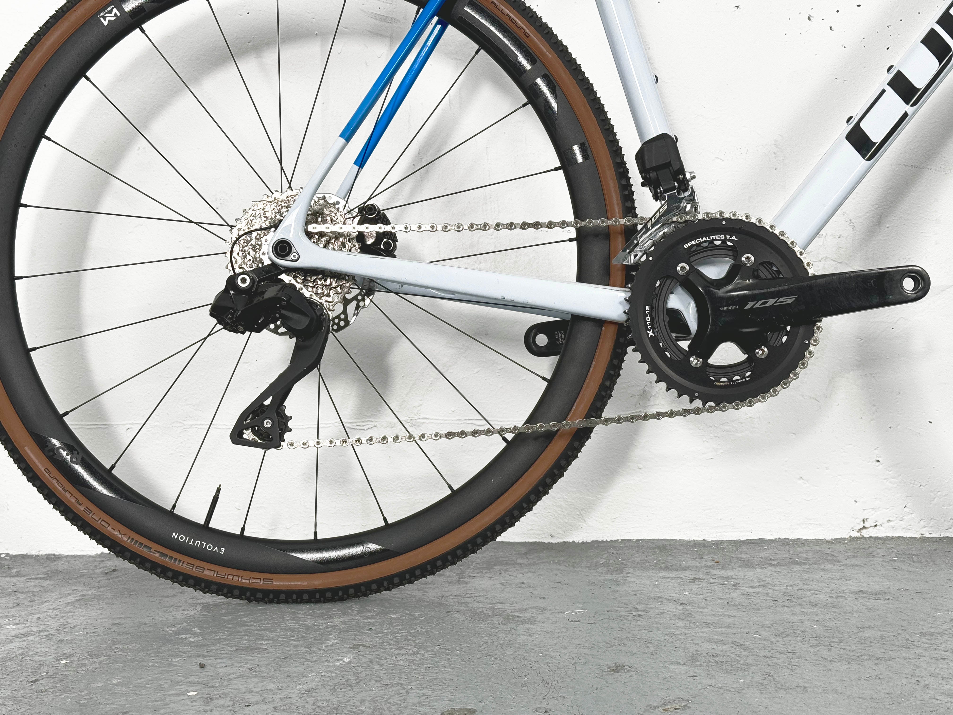 Cube Cross Race C:62 SLX Shimano 105 Di2 Taille 58 / Roues Newmen Evolution