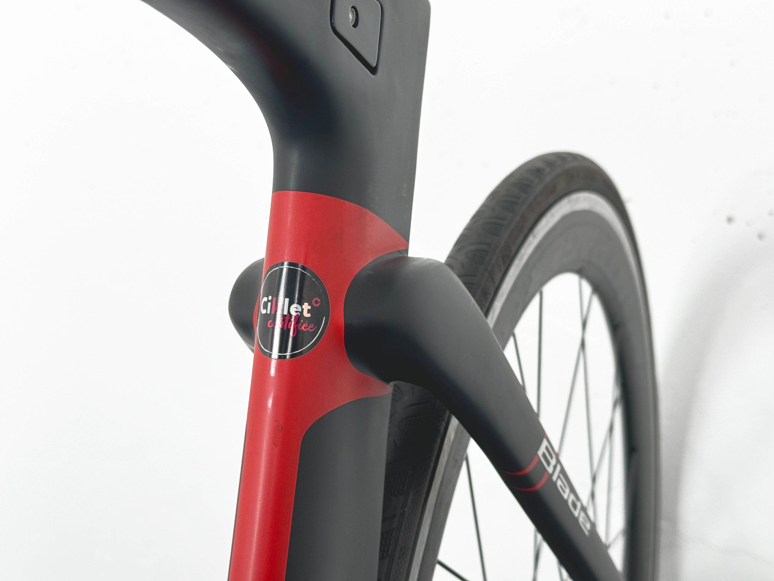 Wilier-Triestina Blade Shimano 105 Taille 52 / Roues Bontrager Aeolus Comp 5