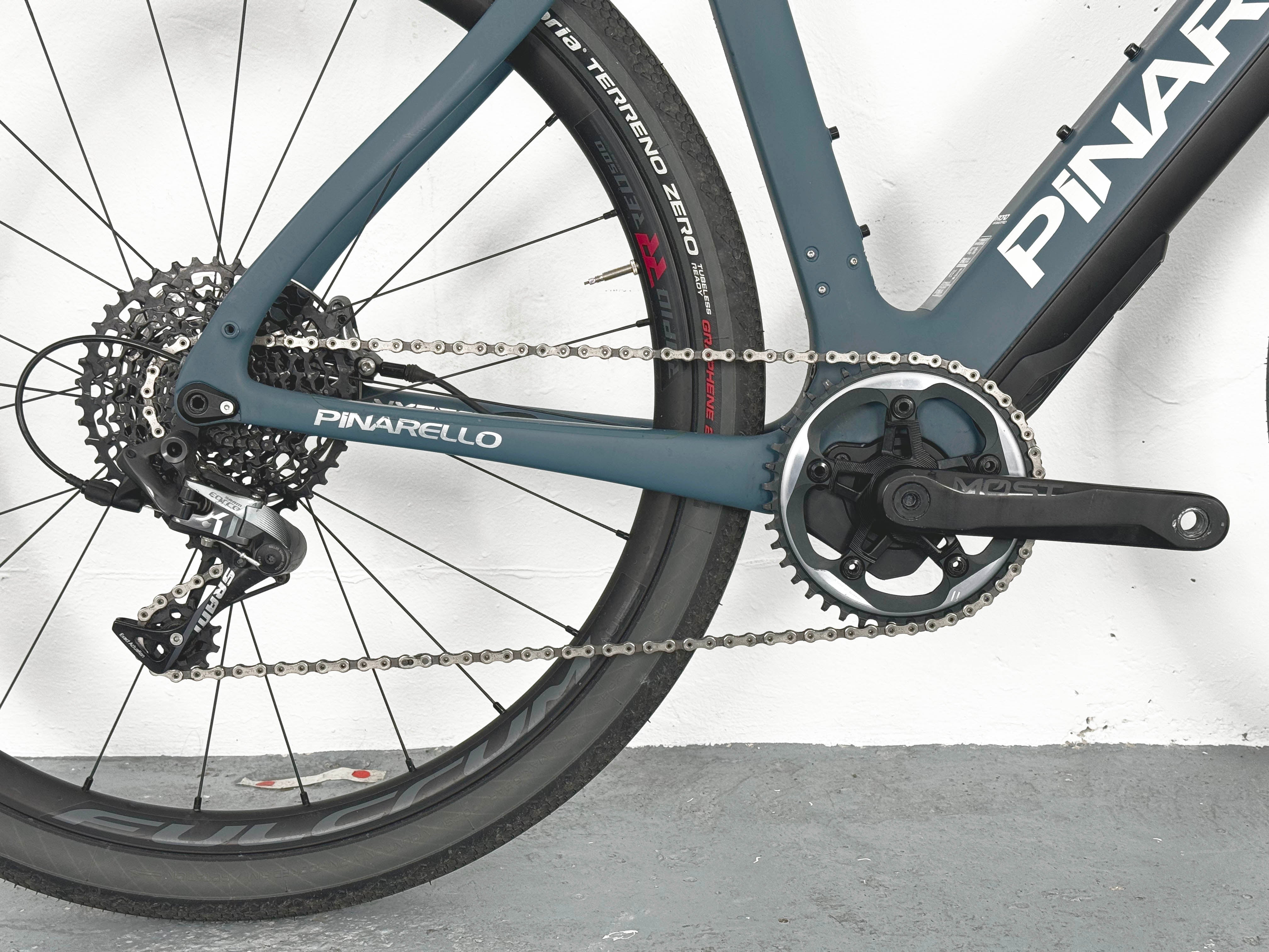 Pinarello Nytro Gravel Sram Force Taille 53 / Fullcrum Rapid Red 500/ 475km